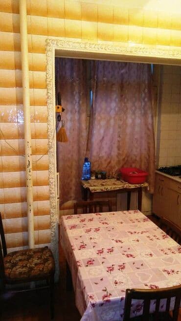 7 ci mikrorayon 1 otaqlı mənzil: Bakı, 3 otaqlı, Köhnə tikili, m. Əhmədli, 70 kv. m — 6