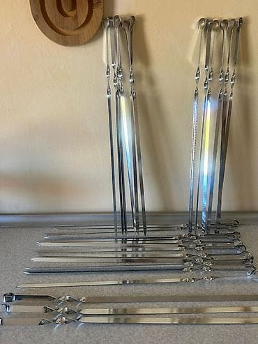 Şlanqlar: Paslanmayan poladdan kabab şişləri dəsti satılır.Dənəsi 1.50 - — 3