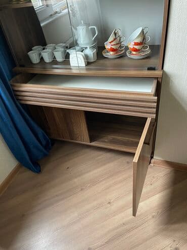 qedimi servant: İşlənmiş, Açılan, 4 qapılı Düz dolab, Servant, Azərbaycan — 4