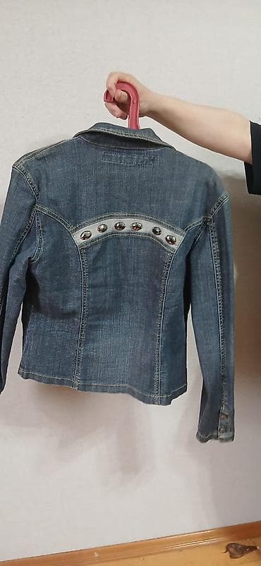 geyim modelleri: Qadınlar üçün cins jaket - Material: klassik mavi denim (cins), qalın — 3