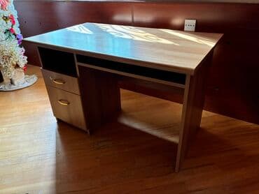 kompüter masa: Kompüter masası, İşlənmiş, Açılmayan, Taxta, Dördbucaq masa — 1