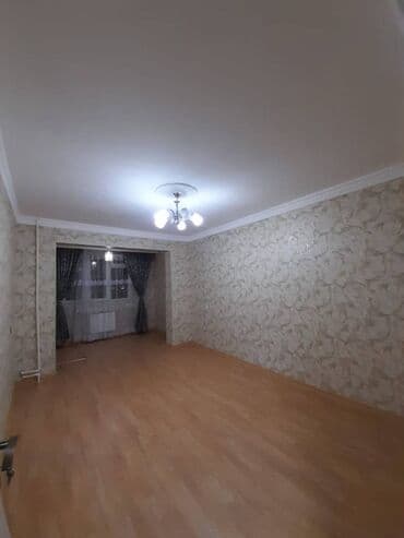 1 ci mikrorayon satilan evler: Bakı, 2 otaqlı, Köhnə tikili, m. Xalqlar Dostluğu, 65 kv. m — 2