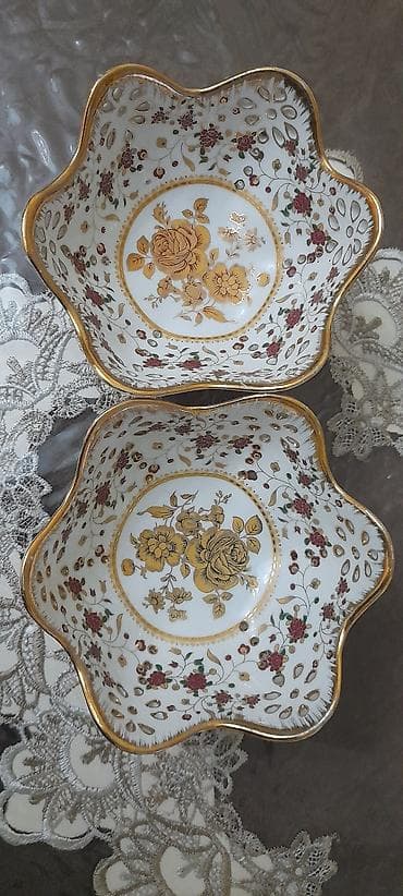 konyak dəsti: Klassik dekorativ süfrə dəsti və porselen aksesuarlar 1) Şüşə qraf və — 5