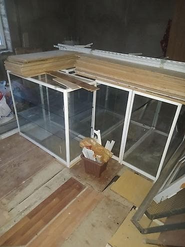 kitab refi modelleri: Şüşə vitrin stendləri - Material: Ağ rəngli alüminium karkas, şəffaf — 4