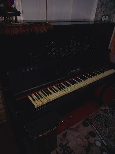 qedim xalca alan: Piano, Akustik — 2