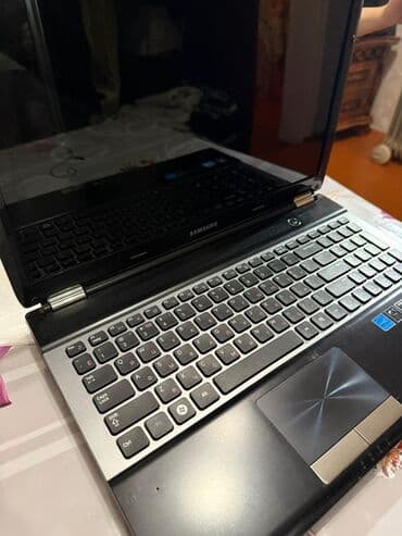 samsung notebooklar: Samsung noutbuk - Seriya: Samsung RC530 (etiketlərdə görünür) - — 2