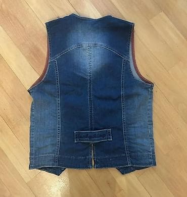 Cins jilet - Material: klassik mavi denim (cins) - Dizayn: V-yalı ön