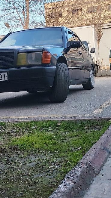 changan benni 2007: Mercedes-Benz 190 (W201): 1.8 l | 1992 il Sedan — 2