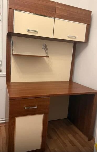 Düz masa, Polkalı, Siyirməli, Teksturalı laminat