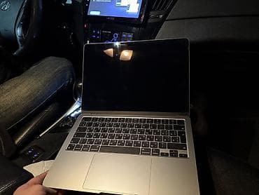 apple iphone: İşlənmiş Apple MacBook, 13.3 ", Apple M3, 256 GB, Ünvandan götürmə — 2