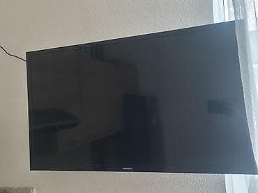 Samsung televizor - Ekran ölçüsü: təxminən 40–43 düym (geniş ekran) -