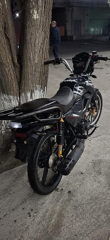 Motonəqliyyat: Salam moto tam idiyal vezyetdedi her bir seyi islek di arxa stopundan — 1