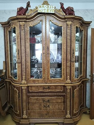 Klassik dizaynlı vitrin-büfe - Material: təbii ağac görüntülü korpus