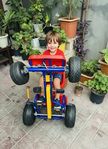 toklu velosiped: Pedalla idarə olunan dord təkərli uşaq arabasi Əla vəziyətdə hec bir — 1