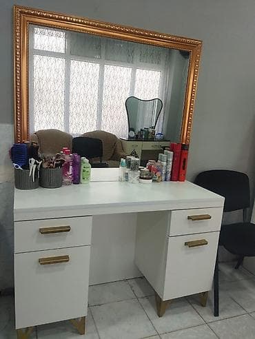 makyaj masaları: İşlənmiş, Makiyaj üçün masa, Güzgülü — 6