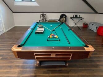 idman elcekleri: - Yenidir upakovkadadır - Ölçüsü 284 cm × 157 cm - Yüksək — 9