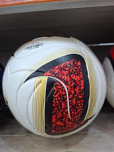 top setka: Futbol topları 20-25 azn Məhsul təsviri: - Peşəkar oyuna və məşqlərə — 3