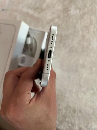 iphone 11 2el: IPhone 16, 128 GB, White Titanium, Barmaq izi, Simsiz şarj, Face ID — 6