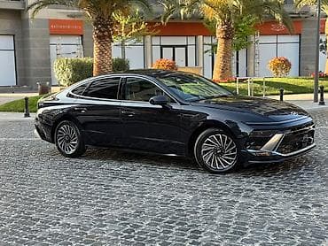 şuşe: Hyundai Sonata – xamelion rəngi yeni nəsil fastback dizaynlı sedan — 3