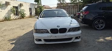BMW 5 Series E39 sedan – ağ rəng Xüsusiyyətlər: - Korpus: 4 qapılı