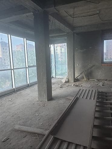 mansarli heyet evleri: Satılır: iki səviyyəli geniş ofis/kommersiya sahəsi - Planlaşdırma: 2 — 7