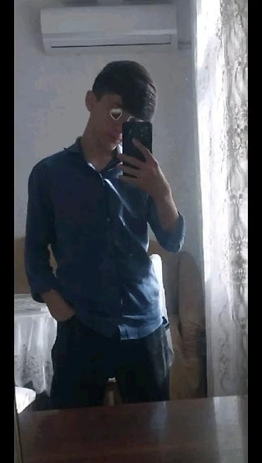 ofisiant axtarılır: 15 yaş ofsiant iş axtarıram 15-20 azm — 1