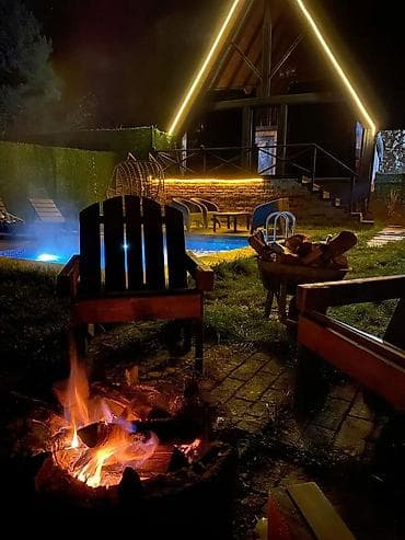 isti hovuzlu kiraye evler: A-frame üslubunda taxta dağ kotteci – istirahət və ailə/kiçik dost — 5