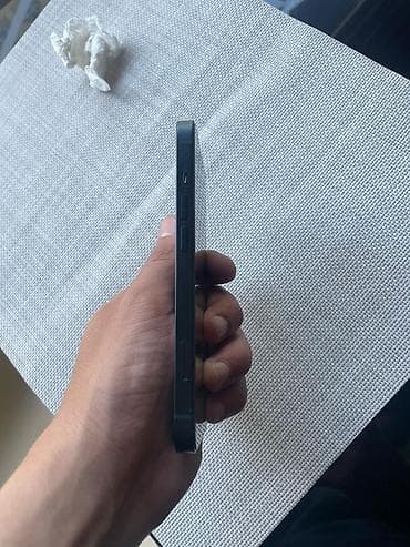 note 11 kabro: IPhone 14, 128 GB, Qara, Face ID — 5
