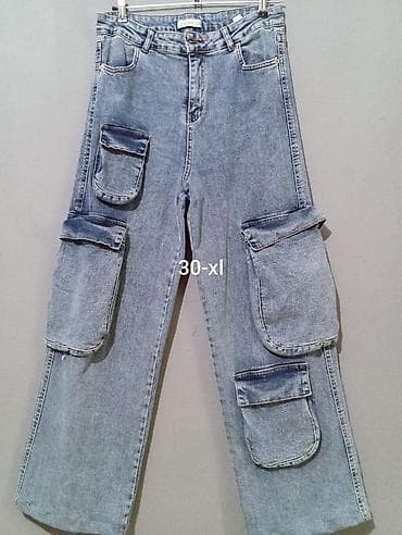 Yük cibləri olan denim cargo şalvar - Rəng: klassik açıq mavi jeans -