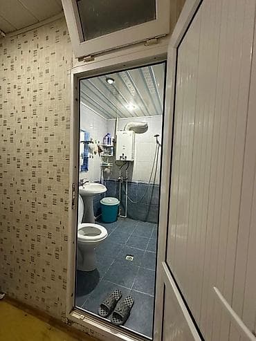 2 otaqlı evler: 2 otaqlı mənzil – geniş qonaq otağı, mətbəx, sanitar qovşağı və dəhliz — 3