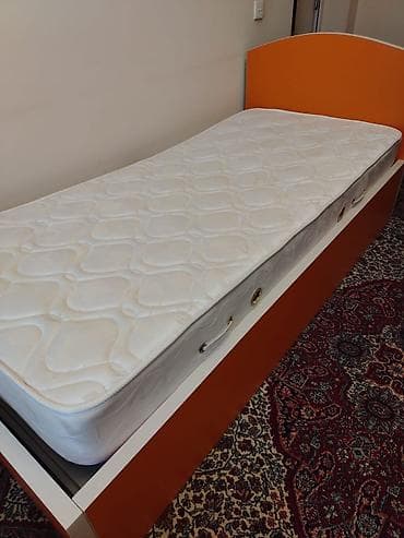 islenmis matras: Tək nəfərlik çarpayı matrasnan bir yerde satilir. 400Manata — 1