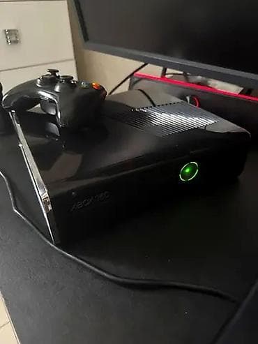iphone 11 100$: Xbox 360 konsolu – Slim korpus, yaxşı vəziyətdədir prablemi yoxdu — 1