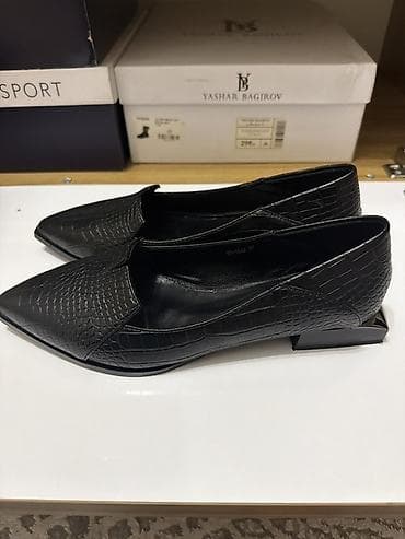 lofe: Qadın loafer ayaqqabısı – qara, timsah fakturalı dəri dizaynı - — 3
