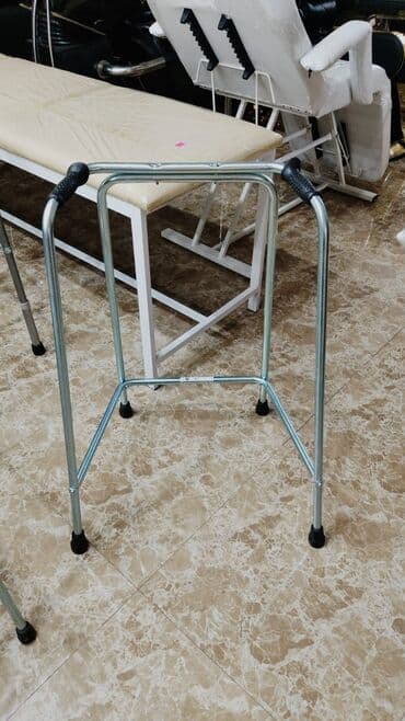 Yerimək üçün arabalar, çəliklər, əsalar, rollatorlar: Xeste yurutkeci volker xadnok esa yerimek ucun esa yeni mehsul  — 2