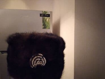 Qadın üçün tünd rəngli xəz palto - Klassik, dizdən aşağı uzunluq -