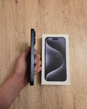 airpods pro: IPhone 15 Pro, 256 GB, Black Titanium, Face ID — 4