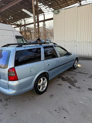 Opel Vectra: 2 l | 1998 il Universal