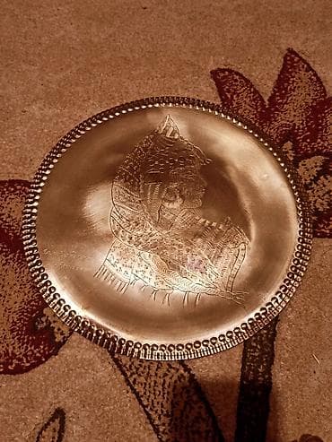 heyder eliyev sekilleri: Fiqur, Metal, rəng - Qızılı — 1