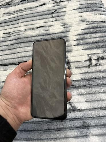 nova 9 se: Tecno Spark, 256 GB, rəng - Qara, Simsiz şarj — 4