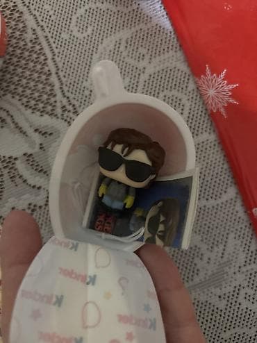 Steve sade 15 azn
Steve upside down 10 azn 
Qalanlar 7 azn