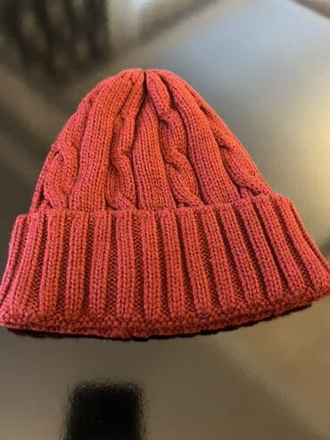 Paltolar: Tünd qırmızı rəngdə toxunma papaq - Model: klassik beanie - Dizayn — 1