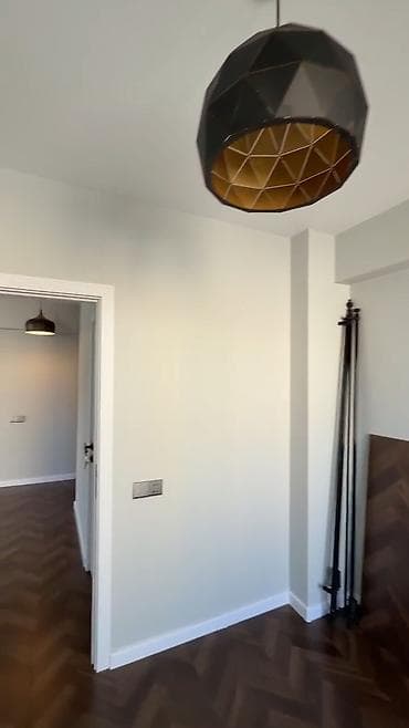 diplomat canta: Satılır – şəhər mərkəzində mənzil,Üzeyir Hacıbəyli küçəsi, Bulvarın 1 — 9