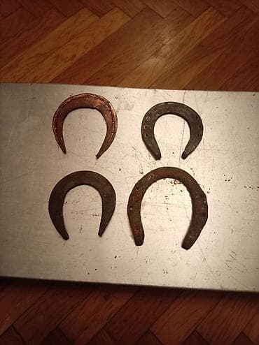 metal fermalar: Məhsul: At nalı dəsti (4 ədəd) Təsvir: - Fərqli ölçü və formalarda 4 — 4