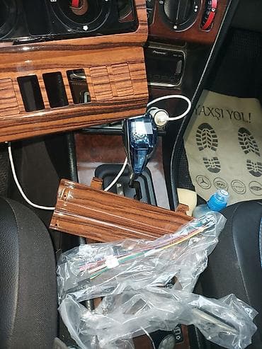 avtomobil pultu: Məhsul: Mercedes E-Class W124 (xüsusən 1993 1995 ) üçün mərkəzi konsol — 3