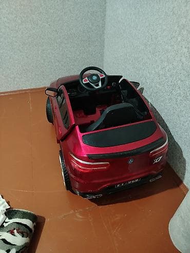 b class makasin: Uşaq üçün elektrikli miniatür avtomobil – qırmızı rəngdə, krossover — 2