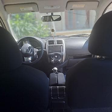 man sat: Nissan March hatchback - Korpus: 5 qapılı kompakt hatchback — 4
