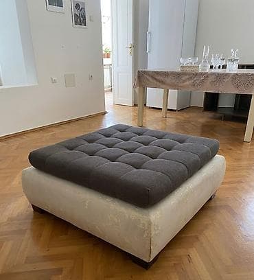 balta: İstikbal firmasının əla keyfiyyətli pufu/ottoman. Ölçülər: 98 × 98 — 1