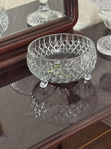 Kəsimli şüşə qab (ayaqlı) - Material: qalın, şəffaf şüşə/kristal