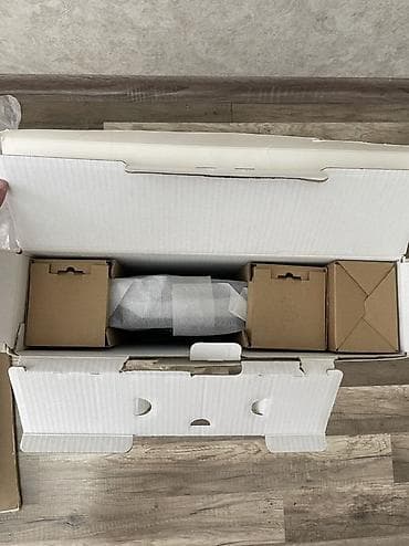 PS 4 Pro 1TB . Konsol yenidir Tam ideal vəziyyətdədir,heç bir problemi