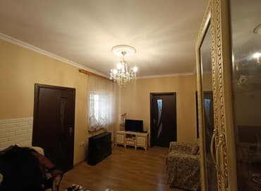 kirayə evlər 300: 3 otaqlı, Yeni tikili, 81 kv. m — 1